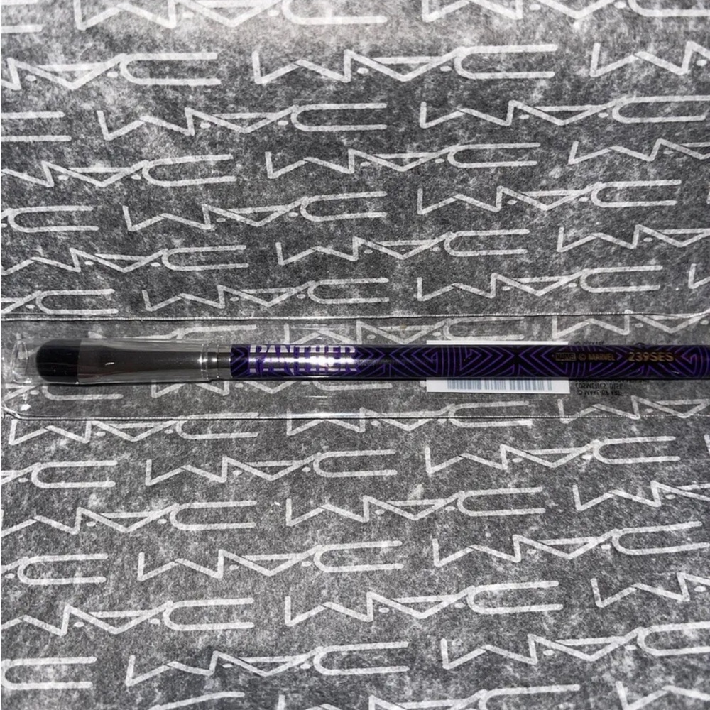 Mac black panther 239se brush